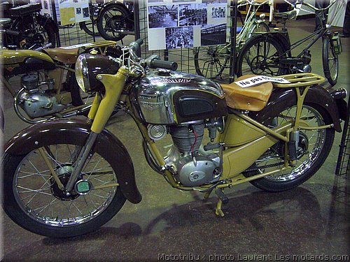 motoconfort-type22c-175cc-1954-vitmaxi-115kmh.jpg