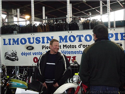 stand-limousin-motos-pieces.jpg