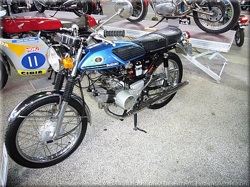 suzuki-t125-bicylindre-2temps-1971.jpg