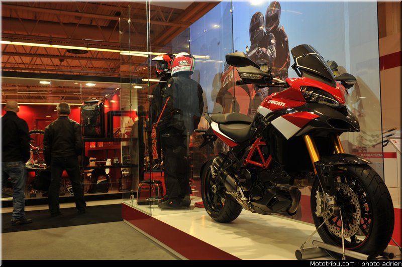 ducati_008_salon_de_la_moto_paris_2011