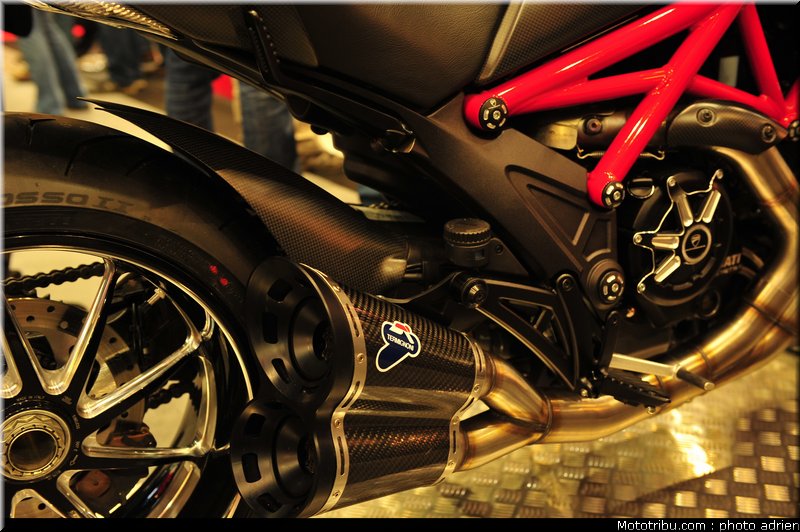 ducati_017_salon_de_la_moto_paris_2011