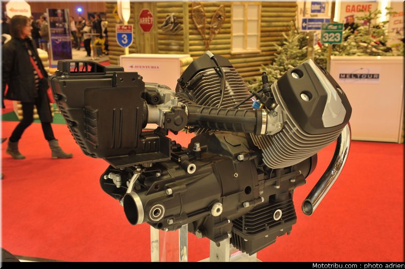 moto_guzzi_005_salon_de_la_moto_paris_2011