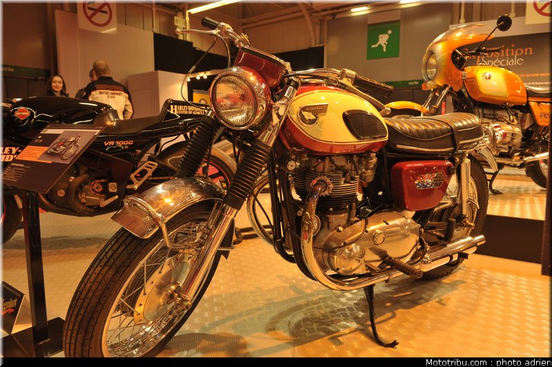 motos_et_scooters_star_003_salon_de_la_moto_paris_2011