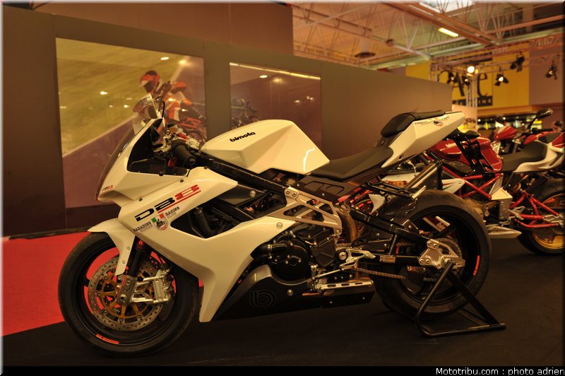 paradise_moto_002_salon_de_la_moto_paris_2011