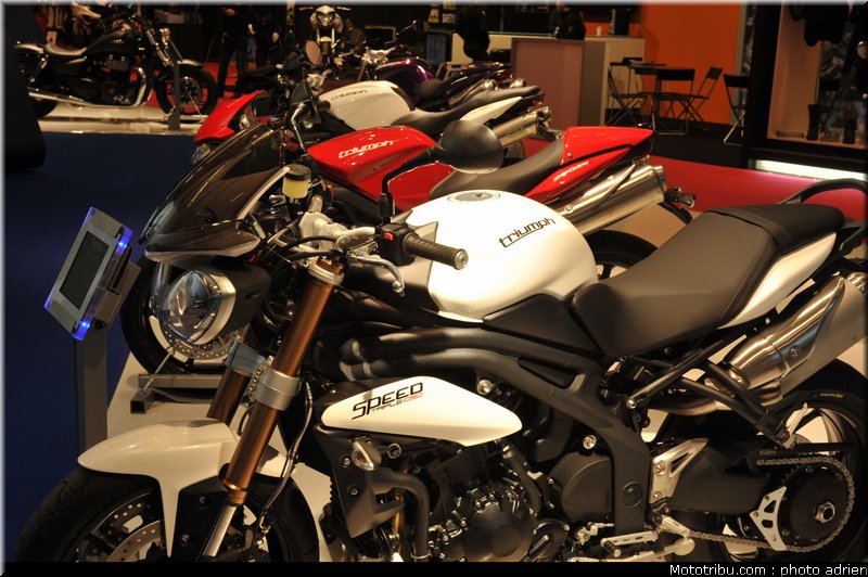 triumph_007_salon_de_la_moto_paris_2011