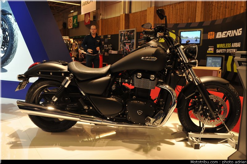 triumph_009_salon_de_la_moto_paris_2011