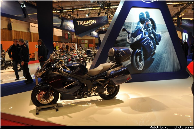triumph_015_salon_de_la_moto_paris_2011