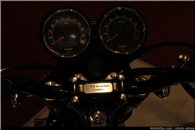 triumph_016_salon_de_la_moto_paris_2011