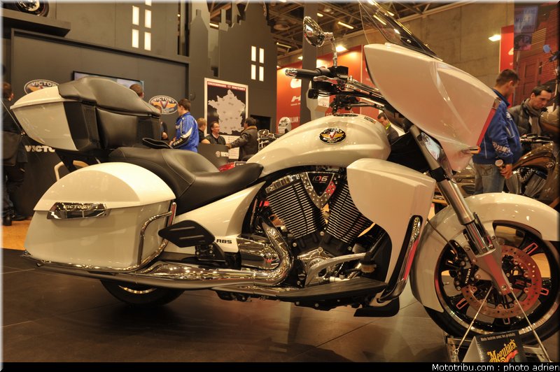 victory_003_salon_de_la_moto_paris_2011