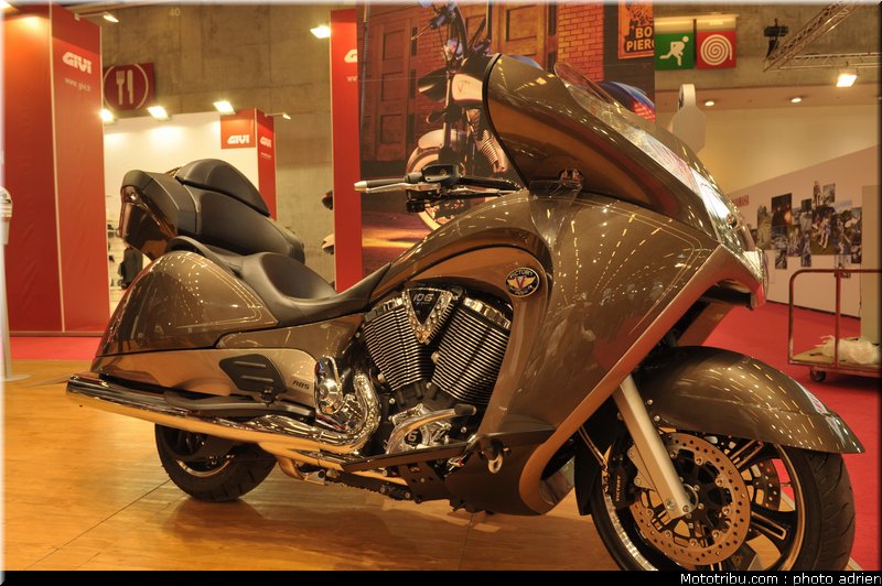 victory_004_salon_de_la_moto_paris_2011