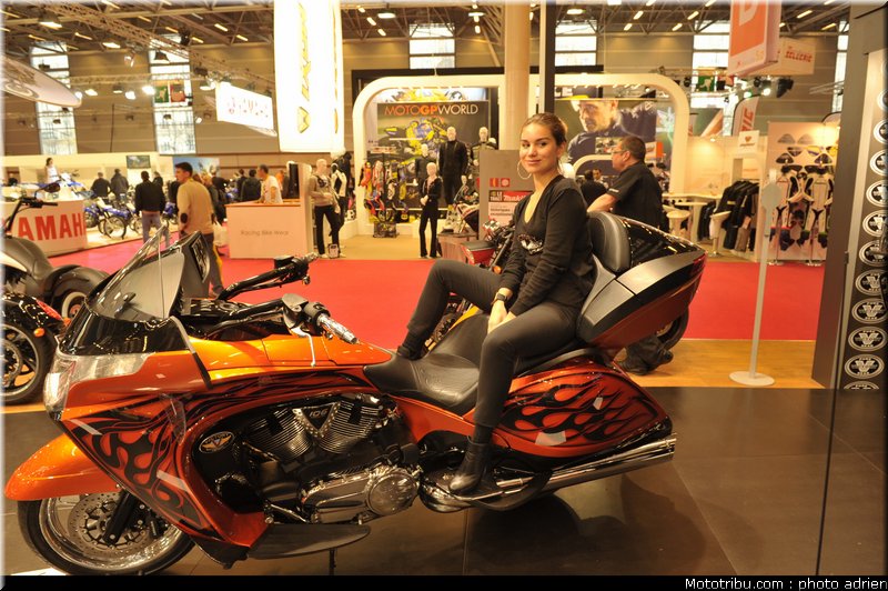 victory_007_salon_de_la_moto_paris_2011