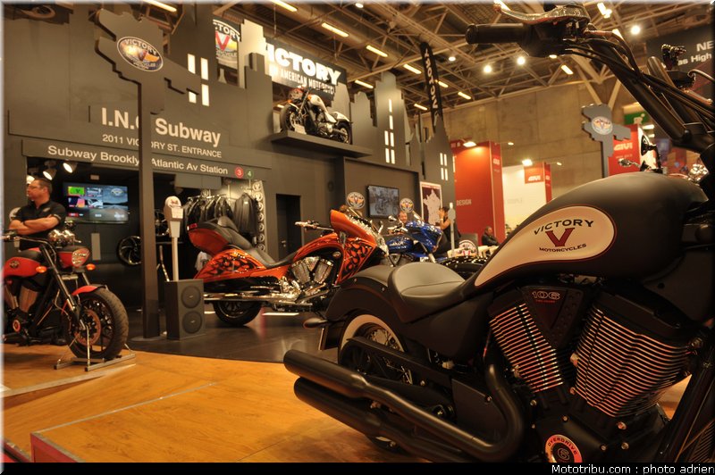 victory_009_salon_de_la_moto_paris_2011