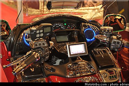 divers_010_salon_de_la_moto_paris_2011.jpg