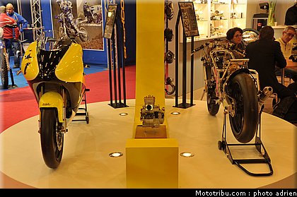 divers_014_salon_de_la_moto_paris_2011.jpg