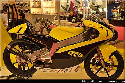 divers_015_salon_de_la_moto_paris_2011.jpg