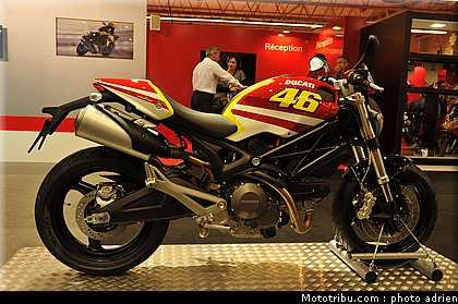 ducati_003_salon_de_la_moto_paris_2011.jpg
