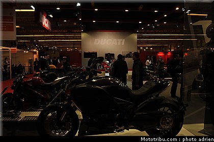 ducati_009_salon_de_la_moto_paris_2011.jpg