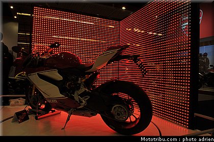 ducati_011_salon_de_la_moto_paris_2011.jpg