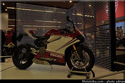 ducati_014_salon_de_la_moto_paris_2011.jpg