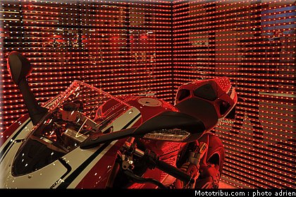 ducati_015_salon_de_la_moto_paris_2011.jpg