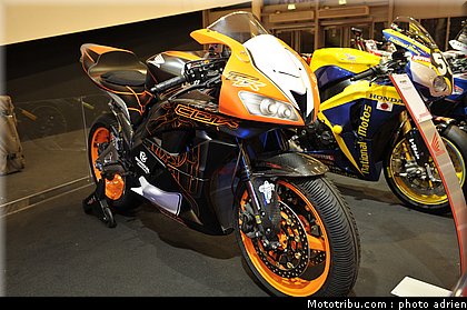 honda_012_salon_de_la_moto_paris_2011.jpg