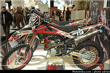 husqvarna_003_salon_de_la_moto_paris_2011.jpg