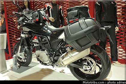 husqvarna_004_salon_de_la_moto_paris_2011.jpg