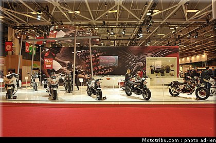 moto_guzzi_002_salon_de_la_moto_paris_2011.jpg