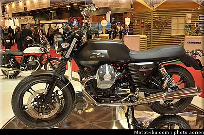 moto_guzzi_003_salon_de_la_moto_paris_2011.jpg