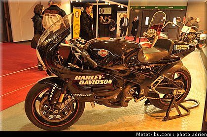 motos_et_scooters_star_002_salon_de_la_moto_paris_2011.jpg
