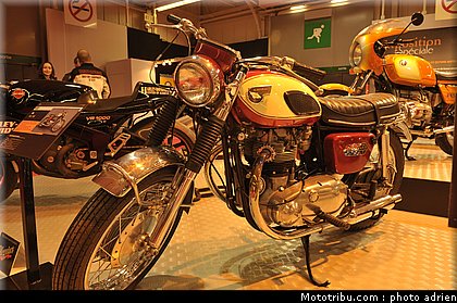 motos_et_scooters_star_003_salon_de_la_moto_paris_2011.jpg