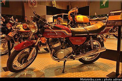 motos_et_scooters_star_005_salon_de_la_moto_paris_2011.jpg