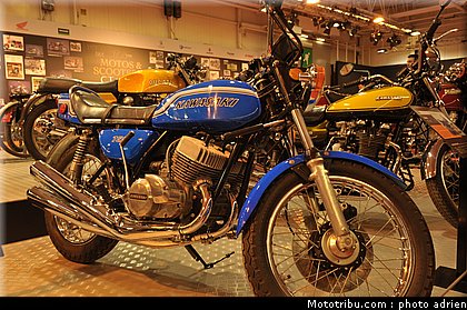 motos_et_scooters_star_006_salon_de_la_moto_paris_2011.jpg
