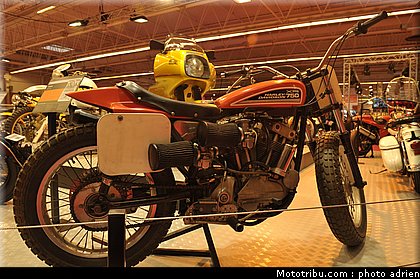 motos_et_scooters_star_012_salon_de_la_moto_paris_2011.jpg