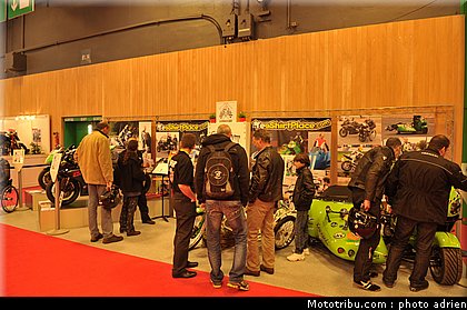 para_side_racing_team_001_salon_de_la_moto_paris_2011.jpg