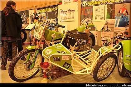 para_side_racing_team_005_salon_de_la_moto_paris_2011.jpg