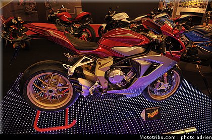 paradise_moto_005_salon_de_la_moto_paris_2011.jpg