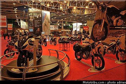 rieju_001_salon_de_la_moto_paris_2011.jpg