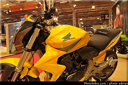 s2concept_015_salon_de_la_moto_paris_2011.jpg