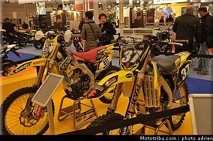 suzuki_003_salon_de_la_moto_paris_2011.jpg