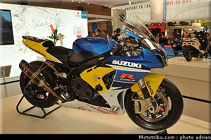 suzuki_006_salon_de_la_moto_paris_2011.jpg