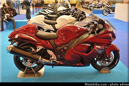 suzuki_011_salon_de_la_moto_paris_2011.jpg