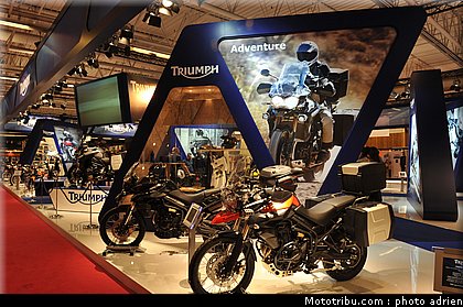 triumph_004_salon_de_la_moto_paris_2011.jpg