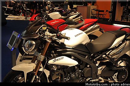 triumph_007_salon_de_la_moto_paris_2011.jpg