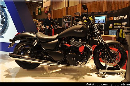 triumph_009_salon_de_la_moto_paris_2011.jpg