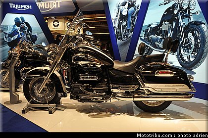triumph_010_salon_de_la_moto_paris_2011.jpg