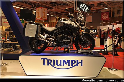 triumph_023_salon_de_la_moto_paris_2011.jpg