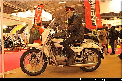 ural_001_salon_de_la_moto_paris_2011.jpg