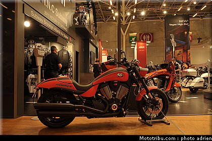 victory_010_salon_de_la_moto_paris_2011.jpg