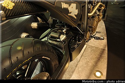 yamaha_014_salon_de_la_moto_paris_2011.jpg
